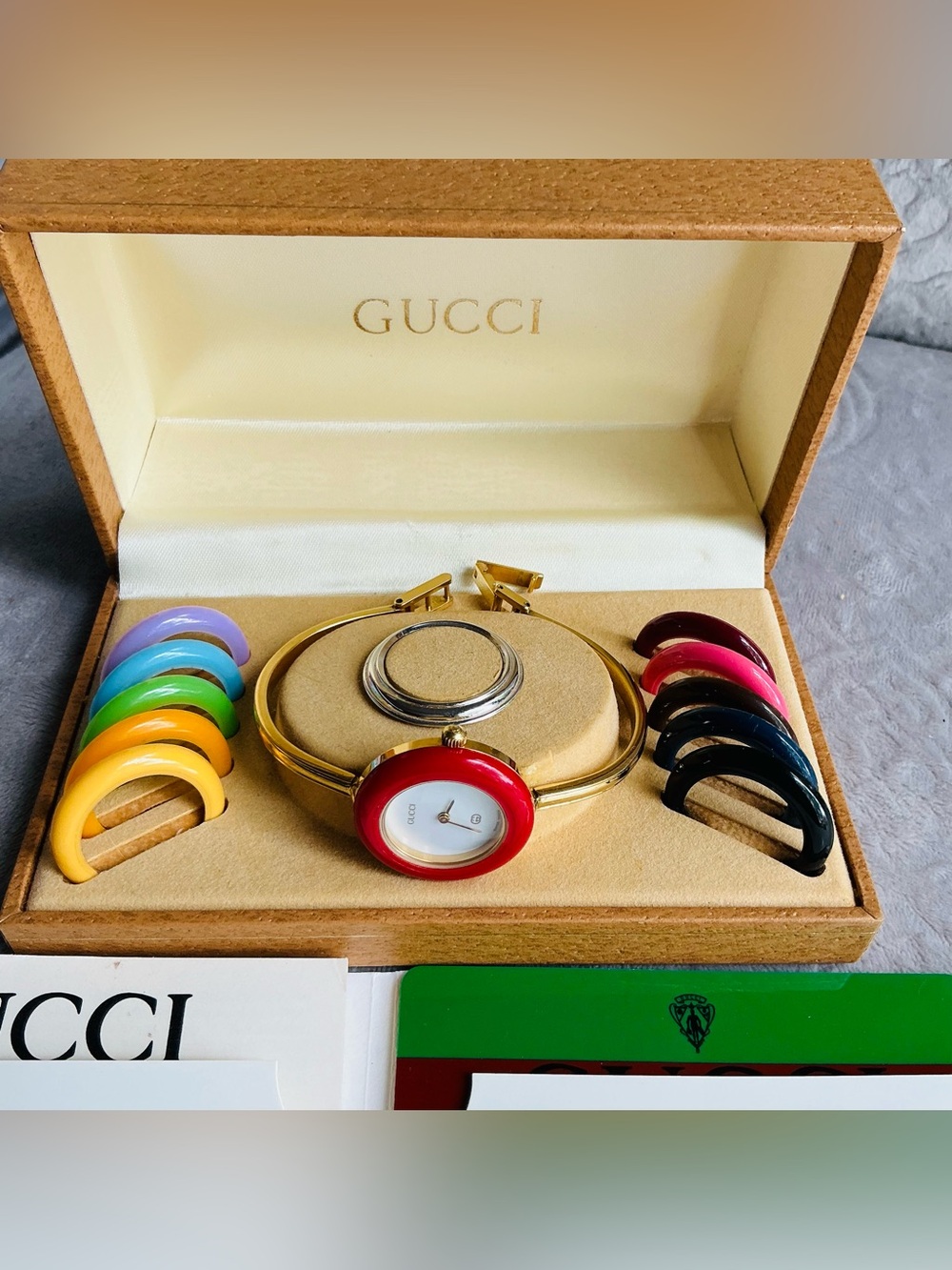 Beautiful GUCCI bangle watch w/ full set of changeable bezels🔥🔥🔥